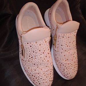 Size women's 10 peach gold bling shoes